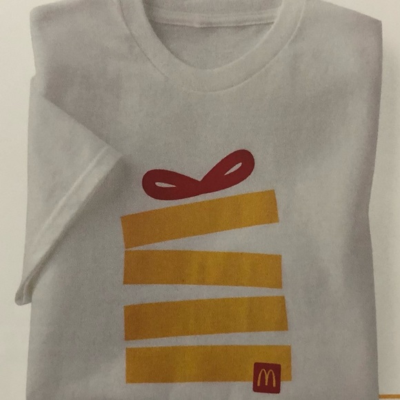McDonald’s Christmas T-Shirts - Picture 1 of 5